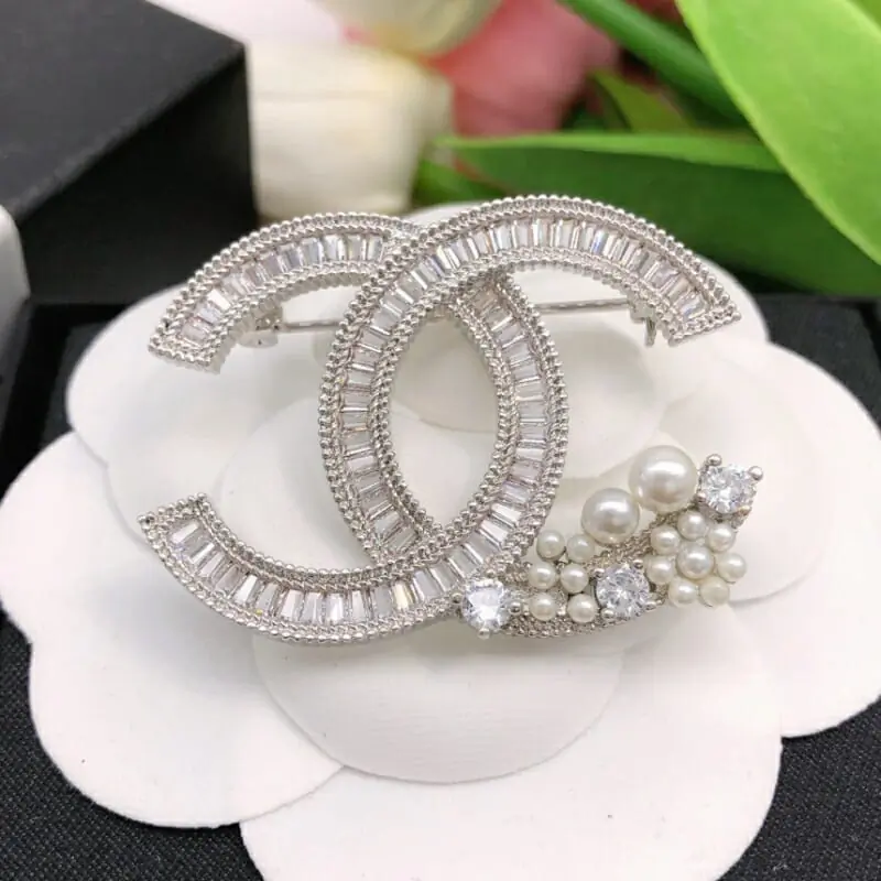 chanel brooches pour femme s_12052b13